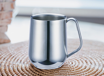 The SVF-500/750X Sports Insulated Mug is the perfect companion for anyone looking to keep drinks hot or cold on the go.